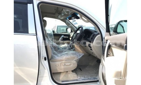 Acheter Import Voiture Toyota Land Cruiser Blanc à Import - Dubai, Artibonite Acheter Import Voiture Toyota Land Cruiser Blanc à Import - Dubai, Artibonite