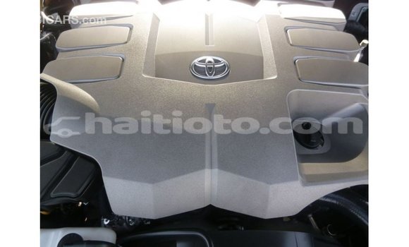 Acheter Import Voiture Toyota Land Cruiser Noir à Import - Dubai, Artibonite Acheter Import Voiture Toyota Land Cruiser Noir à Import - Dubai, Artibonite