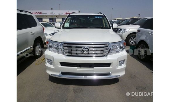 Acheter Import Voiture Toyota Land Cruiser Blanc à Import - Dubai, Artibonite Acheter Import Voiture Toyota Land Cruiser Blanc à Import - Dubai, Artibonite