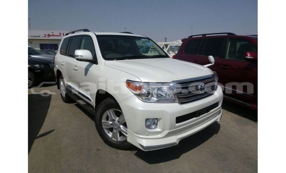 Acheter Import Voiture Toyota Land Cruiser Blanc à Import - Dubai, Artibonite Acheter Import Voiture Toyota Land Cruiser Blanc à Import - Dubai, Artibonite
