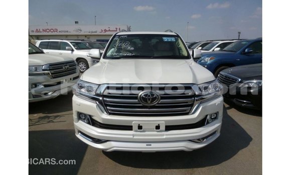 Acheter Import Voiture Toyota Land Cruiser Blanc à Import - Dubai, Artibonite Acheter Import Voiture Toyota Land Cruiser Blanc à Import - Dubai, Artibonite