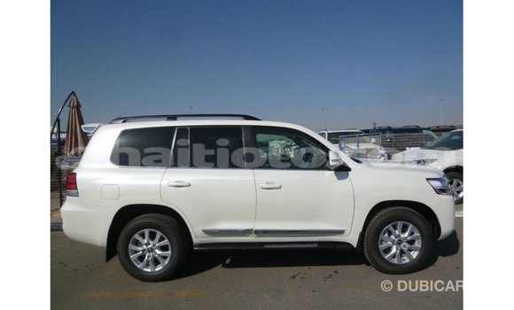 Acheter Import Voiture Toyota Land Cruiser Blanc à Import - Dubai, Artibonite Acheter Import Voiture Toyota Land Cruiser Blanc à Import - Dubai, Artibonite