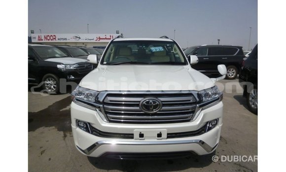 Acheter Import Voiture Toyota Land Cruiser Blanc à Import - Dubai, Artibonite Acheter Import Voiture Toyota Land Cruiser Blanc à Import - Dubai, Artibonite