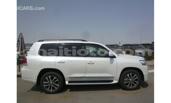Acheter Import Voiture Toyota Land Cruiser Blanc à Import - Dubai, Artibonite Acheter Import Voiture Toyota Land Cruiser Blanc à Import - Dubai, Artibonite
