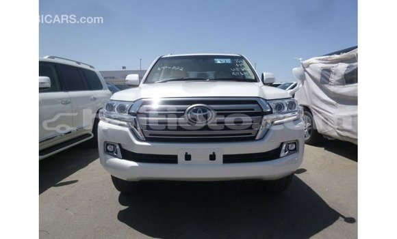 Acheter Import Voiture Toyota Land Cruiser Blanc à Import - Dubai, Artibonite Acheter Import Voiture Toyota Land Cruiser Blanc à Import - Dubai, Artibonite