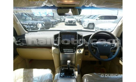 Acheter Import Voiture Toyota Land Cruiser Blanc à Import - Dubai, Artibonite Acheter Import Voiture Toyota Land Cruiser Blanc à Import - Dubai, Artibonite
