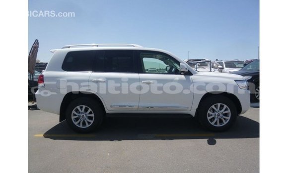 Acheter Import Voiture Toyota Land Cruiser Blanc à Import - Dubai, Artibonite Acheter Import Voiture Toyota Land Cruiser Blanc à Import - Dubai, Artibonite