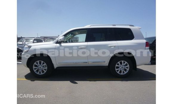 Acheter Import Voiture Toyota Land Cruiser Blanc à Import - Dubai, Artibonite Acheter Import Voiture Toyota Land Cruiser Blanc à Import - Dubai, Artibonite