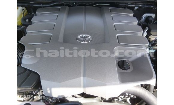 Acheter Import Voiture Toyota Land Cruiser Blanc à Import - Dubai, Artibonite Acheter Import Voiture Toyota Land Cruiser Blanc à Import - Dubai, Artibonite