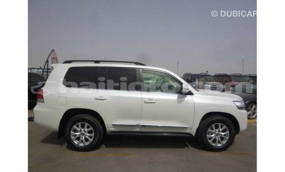 Acheter Import Voiture Toyota Land Cruiser Blanc à Import - Dubai, Artibonite Acheter Import Voiture Toyota Land Cruiser Blanc à Import - Dubai, Artibonite