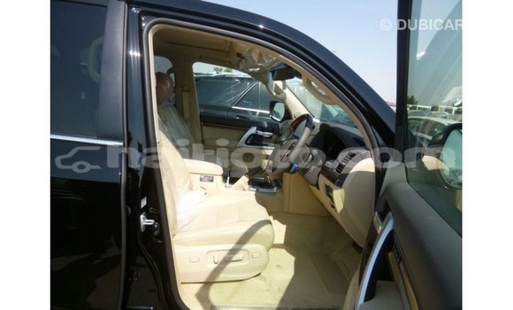 Acheter Import Voiture Toyota Land Cruiser Noir à Import - Dubai, Artibonite Acheter Import Voiture Toyota Land Cruiser Noir à Import - Dubai, Artibonite