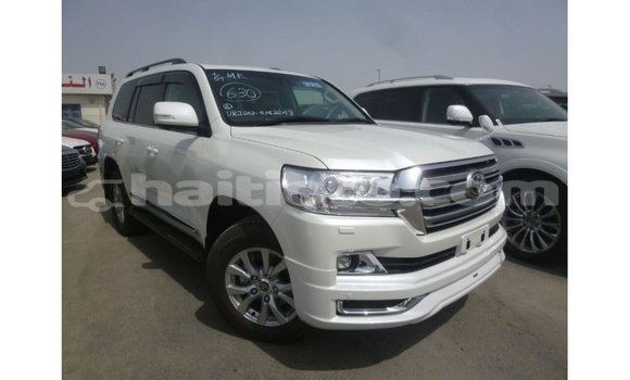 Acheter Import Voiture Toyota Land Cruiser Blanc à Import - Dubai, Artibonite Acheter Import Voiture Toyota Land Cruiser Blanc à Import - Dubai, Artibonite