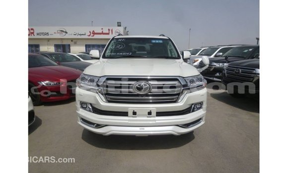 Acheter Import Voiture Toyota Land Cruiser Blanc à Import - Dubai, Artibonite Acheter Import Voiture Toyota Land Cruiser Blanc à Import - Dubai, Artibonite