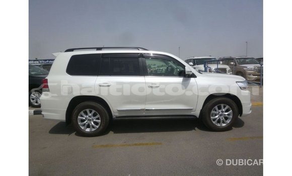 Acheter Import Voiture Toyota Land Cruiser Blanc à Import - Dubai, Artibonite Acheter Import Voiture Toyota Land Cruiser Blanc à Import - Dubai, Artibonite