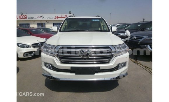 Acheter Import Voiture Toyota Land Cruiser Blanc à Import - Dubai, Artibonite Acheter Import Voiture Toyota Land Cruiser Blanc à Import - Dubai, Artibonite