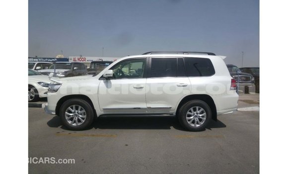 Acheter Import Voiture Toyota Land Cruiser Blanc à Import - Dubai, Artibonite Acheter Import Voiture Toyota Land Cruiser Blanc à Import - Dubai, Artibonite