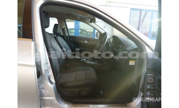 Acheter Import Voiture Mercedes-Benz 200 Autre à Import - Dubai, Artibonite Acheter Import Voiture Mercedes-Benz 200 Autre à Import - Dubai, Artibonite