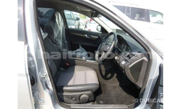 Acheter Import Voiture Mercedes-Benz 200 Autre à Import - Dubai, Artibonite Acheter Import Voiture Mercedes-Benz 200 Autre à Import - Dubai, Artibonite