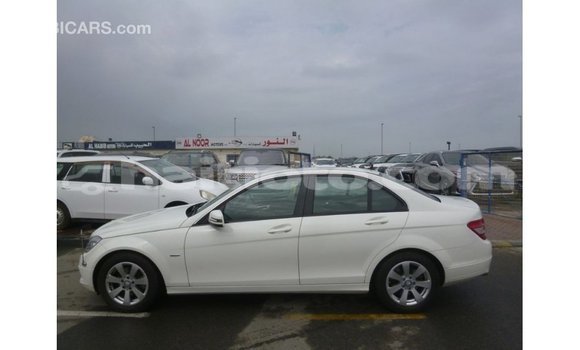 Acheter Import Voiture Mercedes-Benz 200 Blanc à Import - Dubai, Artibonite Acheter Import Voiture Mercedes-Benz 200 Blanc à Import - Dubai, Artibonite