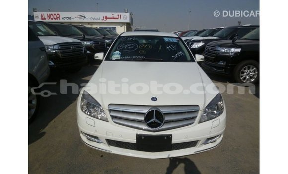 Acheter Import Voiture Mercedes-Benz 200 Blanc à Import - Dubai, Artibonite Acheter Import Voiture Mercedes-Benz 200 Blanc à Import - Dubai, Artibonite