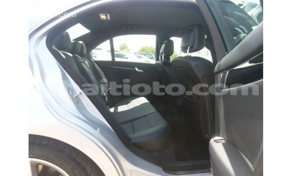 Acheter Import Voiture Mercedes-Benz 200 Autre à Import - Dubai, Artibonite Acheter Import Voiture Mercedes-Benz 200 Autre à Import - Dubai, Artibonite