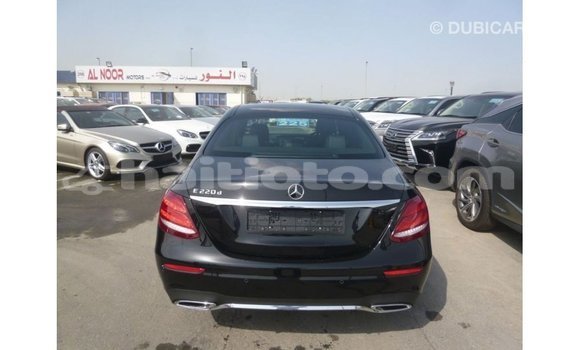 Acheter Import Voiture Mercedes-Benz 190 (W201) Noir à Import - Dubai, Artibonite Acheter Import Voiture Mercedes-Benz 190 (W201) Noir à Import - Dubai, Artibonite