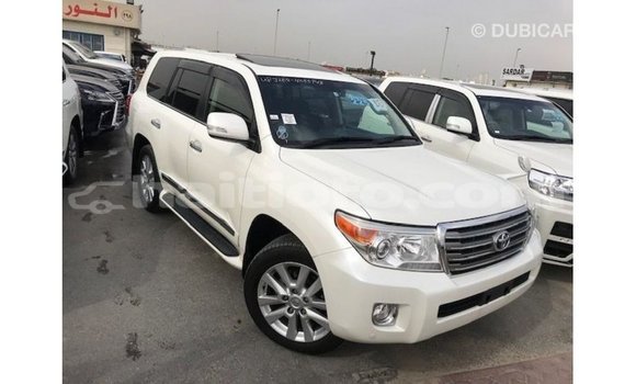 Acheter Import Voiture Toyota Land Cruiser Blanc à Import - Dubai, Artibonite Acheter Import Voiture Toyota Land Cruiser Blanc à Import - Dubai, Artibonite