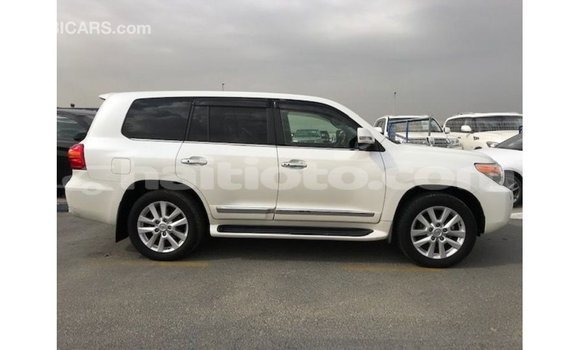 Acheter Import Voiture Toyota Land Cruiser Blanc à Import - Dubai, Artibonite Acheter Import Voiture Toyota Land Cruiser Blanc à Import - Dubai, Artibonite