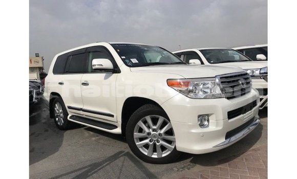 Acheter Import Voiture Toyota Land Cruiser Blanc à Import - Dubai, Artibonite Acheter Import Voiture Toyota Land Cruiser Blanc à Import - Dubai, Artibonite