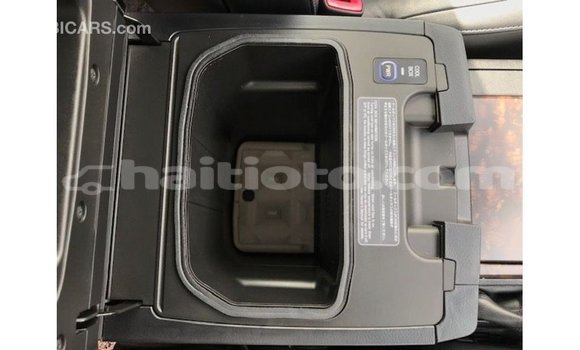 Acheter Import Voiture Toyota Land Cruiser Blanc à Import - Dubai, Artibonite Acheter Import Voiture Toyota Land Cruiser Blanc à Import - Dubai, Artibonite