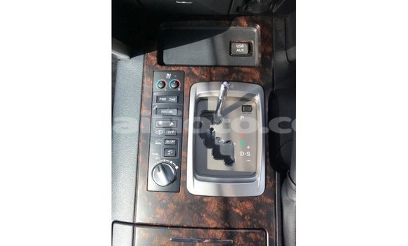 Acheter Import Voiture Toyota Land Cruiser Blanc à Import - Dubai, Artibonite Acheter Import Voiture Toyota Land Cruiser Blanc à Import - Dubai, Artibonite