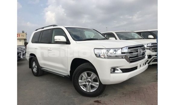Acheter Import Voiture Toyota Land Cruiser Blanc à Import - Dubai, Artibonite Acheter Import Voiture Toyota Land Cruiser Blanc à Import - Dubai, Artibonite