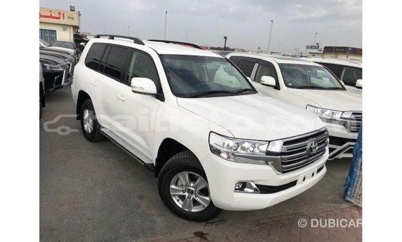 Acheter Import Voiture Toyota Land Cruiser Blanc à Import - Dubai, Artibonite Acheter Import Voiture Toyota Land Cruiser Blanc à Import - Dubai, Artibonite