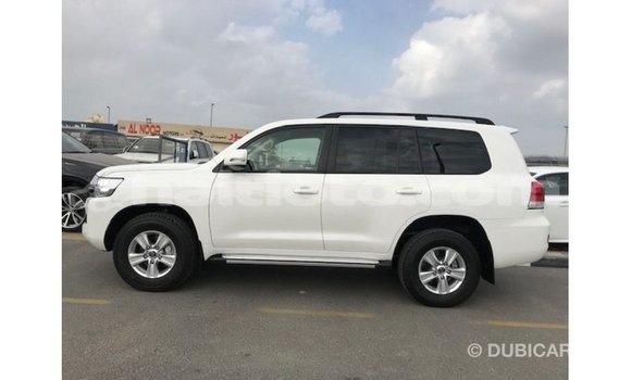 Acheter Import Voiture Toyota Land Cruiser Blanc à Import - Dubai, Artibonite Acheter Import Voiture Toyota Land Cruiser Blanc à Import - Dubai, Artibonite