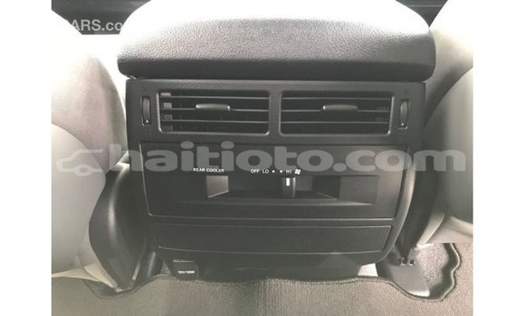 Acheter Import Voiture Toyota Land Cruiser Blanc à Import - Dubai, Artibonite Acheter Import Voiture Toyota Land Cruiser Blanc à Import - Dubai, Artibonite