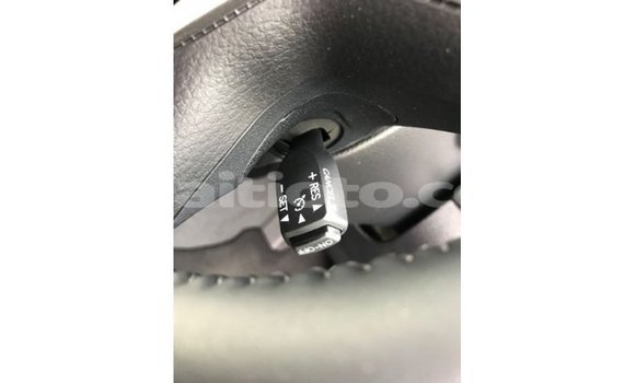 Acheter Import Voiture Toyota Land Cruiser Blanc à Import - Dubai, Artibonite Acheter Import Voiture Toyota Land Cruiser Blanc à Import - Dubai, Artibonite