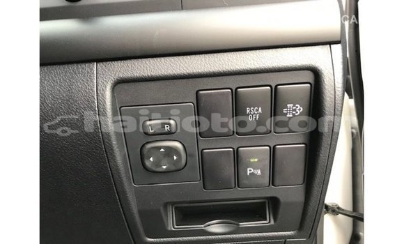 Acheter Import Voiture Toyota Land Cruiser Blanc à Import - Dubai, Artibonite Acheter Import Voiture Toyota Land Cruiser Blanc à Import - Dubai, Artibonite