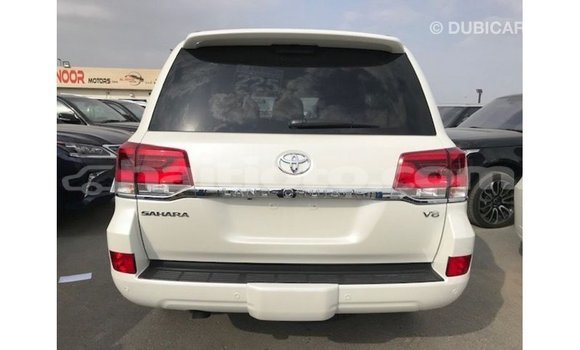 Acheter Import Voiture Toyota Land Cruiser Blanc à Import - Dubai, Artibonite Acheter Import Voiture Toyota Land Cruiser Blanc à Import - Dubai, Artibonite