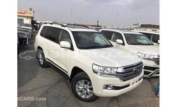 Acheter Import Voiture Toyota Land Cruiser Blanc à Import - Dubai, Artibonite Acheter Import Voiture Toyota Land Cruiser Blanc à Import - Dubai, Artibonite