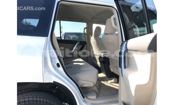 Acheter Import Voiture Toyota Prado Blanc à Import - Dubai, Artibonite Acheter Import Voiture Toyota Prado Blanc à Import - Dubai, Artibonite