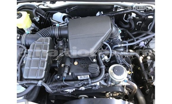 Acheter Import Voiture Toyota Prado Blanc à Import - Dubai, Artibonite Acheter Import Voiture Toyota Prado Blanc à Import - Dubai, Artibonite