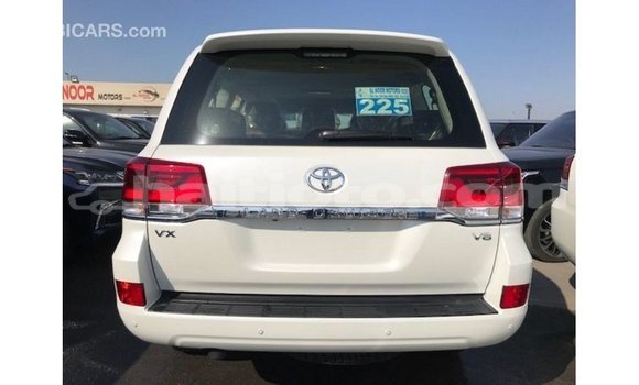 Acheter Import Voiture Toyota Land Cruiser Blanc à Import - Dubai, Artibonite Acheter Import Voiture Toyota Land Cruiser Blanc à Import - Dubai, Artibonite
