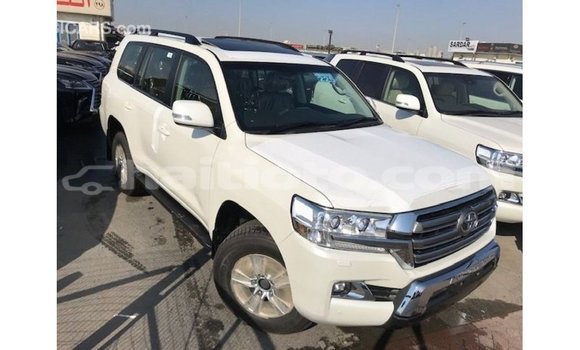 Acheter Import Voiture Toyota Land Cruiser Blanc à Import - Dubai, Artibonite Acheter Import Voiture Toyota Land Cruiser Blanc à Import - Dubai, Artibonite