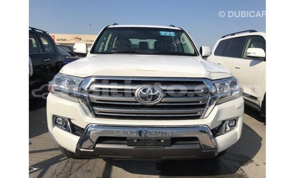 Acheter Import Voiture Toyota Land Cruiser Blanc à Import - Dubai, Artibonite Acheter Import Voiture Toyota Land Cruiser Blanc à Import - Dubai, Artibonite