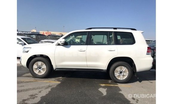 Acheter Import Voiture Toyota Land Cruiser Blanc à Import - Dubai, Artibonite Acheter Import Voiture Toyota Land Cruiser Blanc à Import - Dubai, Artibonite