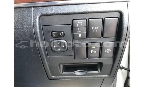 Acheter Import Voiture Toyota Land Cruiser Blanc à Import - Dubai, Artibonite Acheter Import Voiture Toyota Land Cruiser Blanc à Import - Dubai, Artibonite