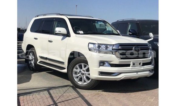 Acheter Import Voiture Toyota Land Cruiser Blanc à Import - Dubai, Artibonite Acheter Import Voiture Toyota Land Cruiser Blanc à Import - Dubai, Artibonite