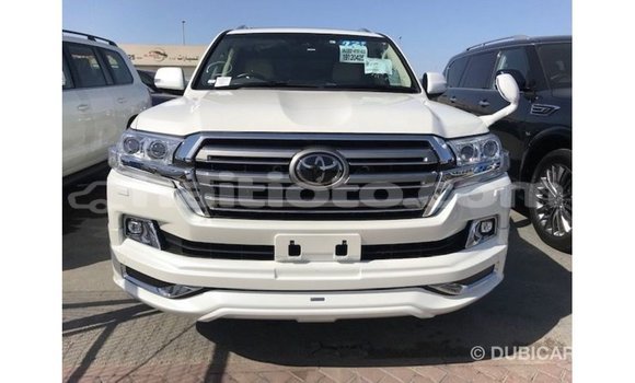 Acheter Import Voiture Toyota Land Cruiser Blanc à Import - Dubai, Artibonite Acheter Import Voiture Toyota Land Cruiser Blanc à Import - Dubai, Artibonite
