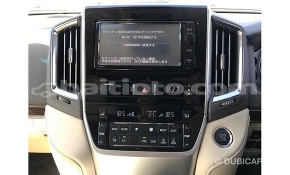 Acheter Import Voiture Toyota Land Cruiser Blanc à Import - Dubai, Artibonite Acheter Import Voiture Toyota Land Cruiser Blanc à Import - Dubai, Artibonite