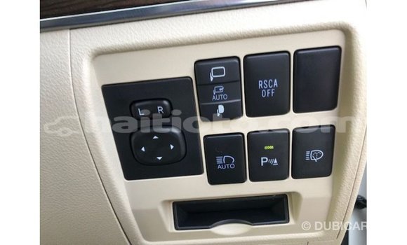 Acheter Import Voiture Toyota Land Cruiser Blanc à Import - Dubai, Artibonite Acheter Import Voiture Toyota Land Cruiser Blanc à Import - Dubai, Artibonite